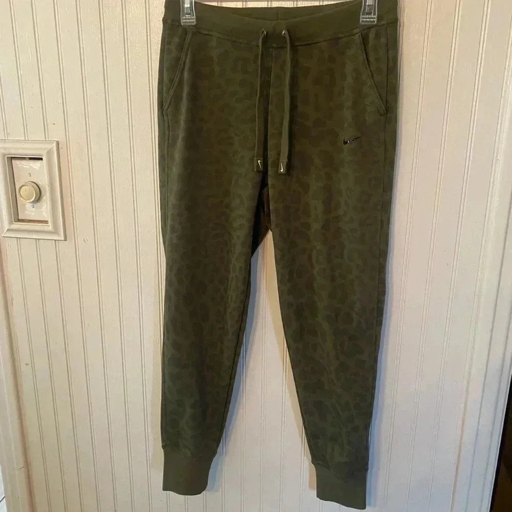 Nike Dri-Fit cheetah print joggers with pockets